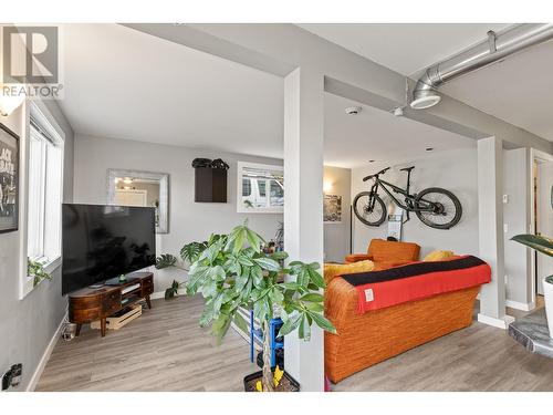 2196 Lynrick Road, Kelowna, BC - Indoor Photo Showing Other Room