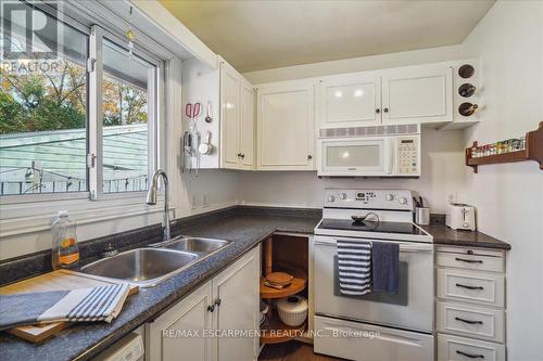 255 Brown Street, Gravenhurst, ON - Indoor Photo Showing Kitchen With Double Sink