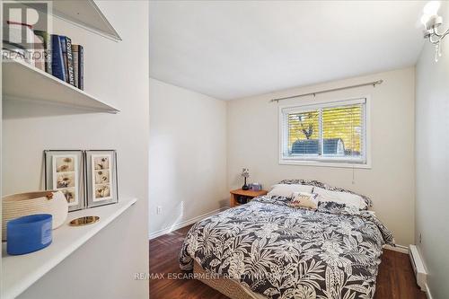 255 Brown Street, Gravenhurst, ON - Indoor Photo Showing Bedroom