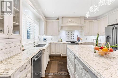 56 Pelech Crescent, Hamilton, ON - Indoor Photo Showing Kitchen With Double Sink With Upgraded Kitchen