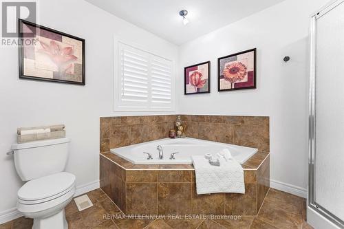 56 Pelech Crescent, Hamilton, ON - Indoor Photo Showing Bathroom