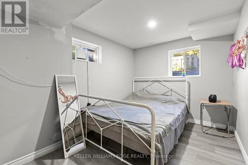 450 East 37Th Street, Hamilton, ON - Indoor Photo Showing Bedroom