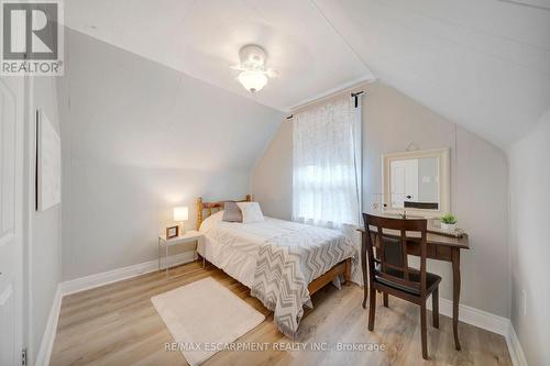 98 Cope Street, Hamilton, ON - Indoor Photo Showing Bedroom