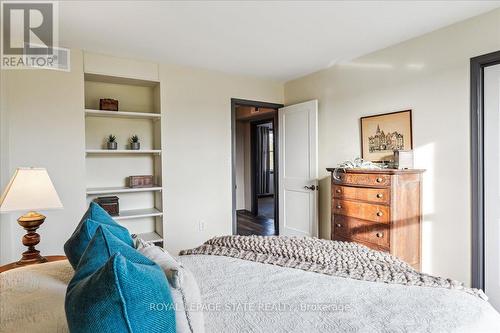 7956 Twenty Road, West Lincoln, ON - Indoor Photo Showing Bedroom