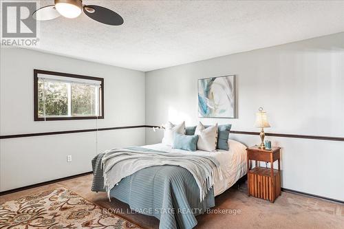 7956 Twenty Road, West Lincoln, ON - Indoor Photo Showing Bedroom