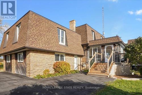 7956 Twenty Road, West Lincoln, ON - Outdoor With Facade