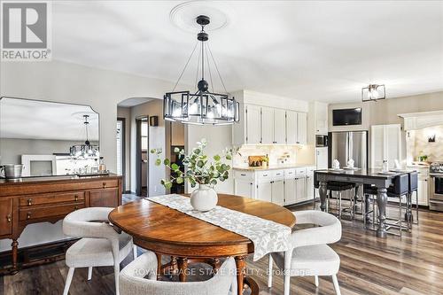 7956 Twenty Road, West Lincoln, ON - Indoor Photo Showing Dining Room