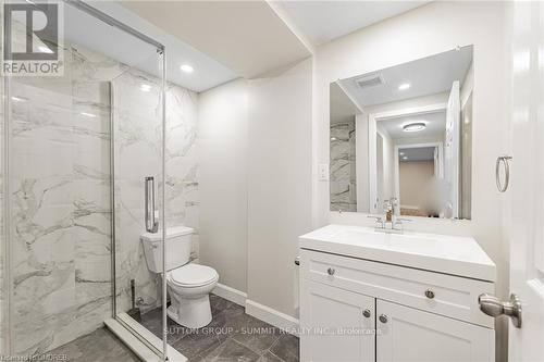 173 West 32Nd Street W, Hamilton, ON - Indoor Photo Showing Bathroom