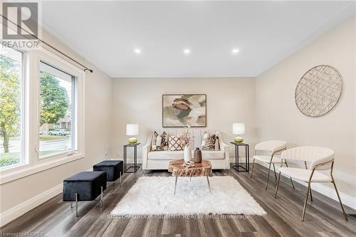 173 West 32Nd Street W, Hamilton, ON - Indoor Photo Showing Living Room