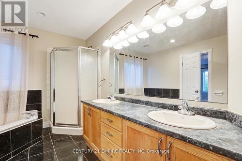 230 Doon Mills Drive, Kitchener, ON - Indoor Photo Showing Bathroom