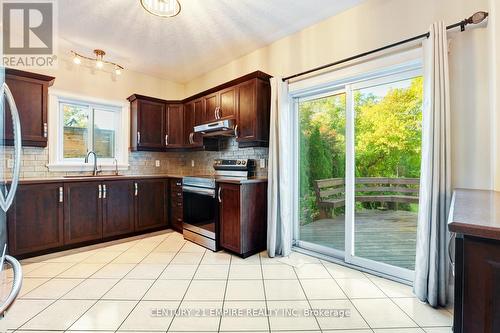 230 Doon Mills Drive, Kitchener, ON - Indoor Photo Showing Kitchen