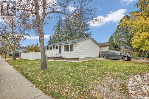 401 St Laurent Crescent, Saskatoon, SK - Outdoor