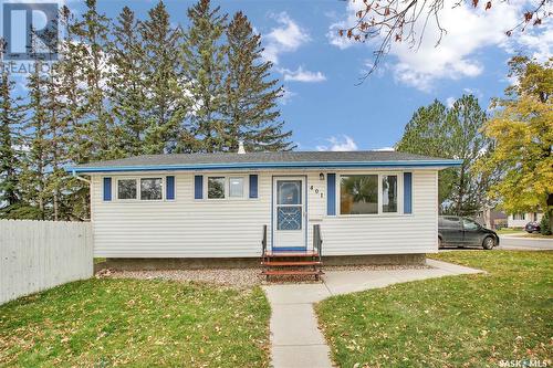 401 St Laurent Crescent, Saskatoon, SK - Outdoor