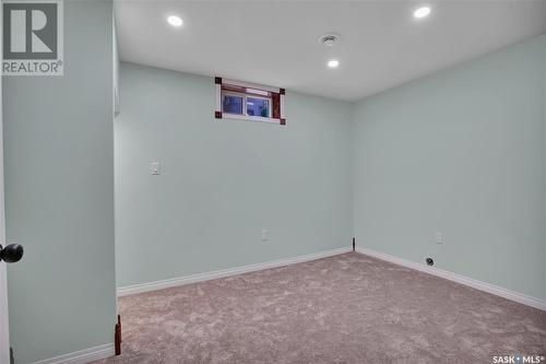 401 St Laurent Crescent, Saskatoon, SK - Indoor Photo Showing Other Room