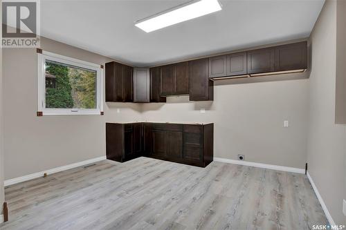 401 St Laurent Crescent, Saskatoon, SK - Indoor Photo Showing Kitchen