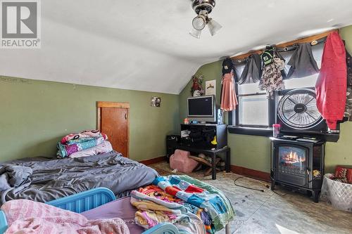 185 Hastings Street N, Bancroft, ON - Indoor Photo Showing Bedroom