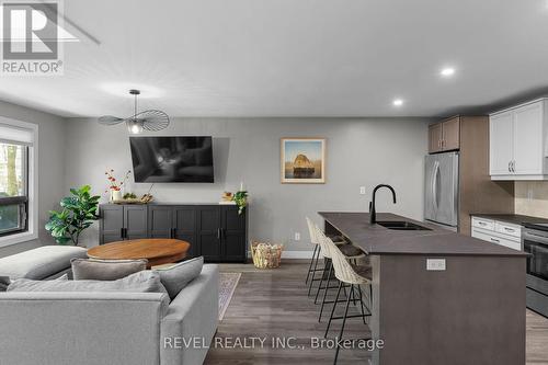 70 Huronwoods Drive, Oro-Medonte, ON - Indoor Photo Showing Kitchen