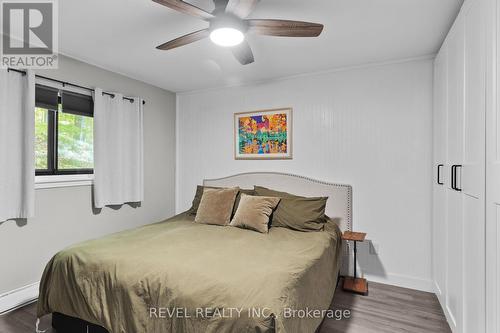 70 Huronwoods Drive, Oro-Medonte, ON - Indoor Photo Showing Bedroom