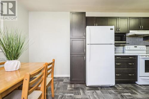 384 Centre Street N, Brampton, ON - Indoor Photo Showing Kitchen