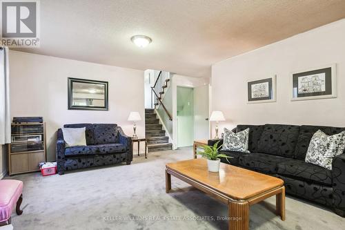 384 Centre Street N, Brampton, ON - Indoor Photo Showing Living Room