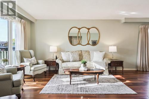 384 Centre Street N, Brampton, ON - Indoor Photo Showing Living Room