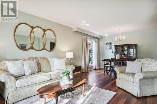 384 Centre Street N, Brampton, ON - Indoor Photo Showing Living Room