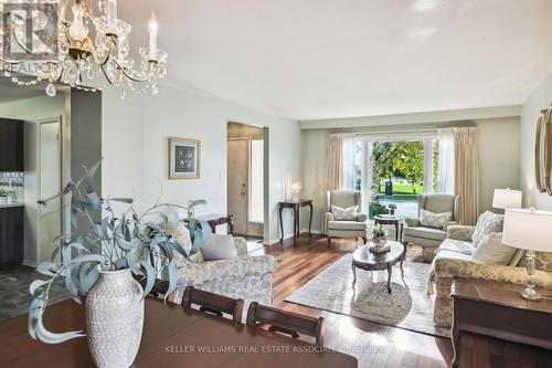 384 Centre Street N, Brampton, ON - Indoor Photo Showing Living Room