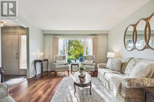 384 Centre Street N, Brampton, ON - Indoor Photo Showing Living Room