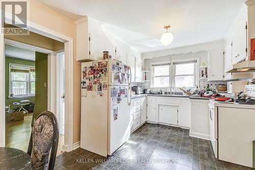 1239 De Quincy Crescent, Burlington, ON - Indoor Photo Showing Kitchen