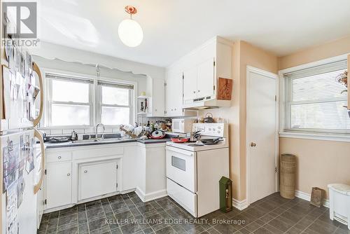 1239 De Quincy Crescent, Burlington, ON - Indoor Photo Showing Kitchen With Double Sink