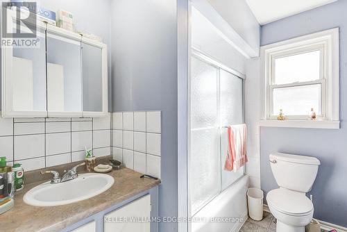 1239 De Quincy Crescent, Burlington, ON - Indoor Photo Showing Bathroom