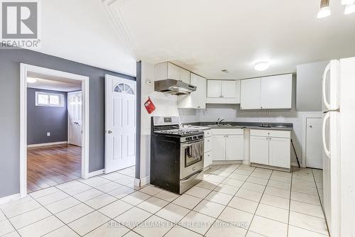 1239 De Quincy Crescent, Burlington, ON - Indoor Photo Showing Kitchen