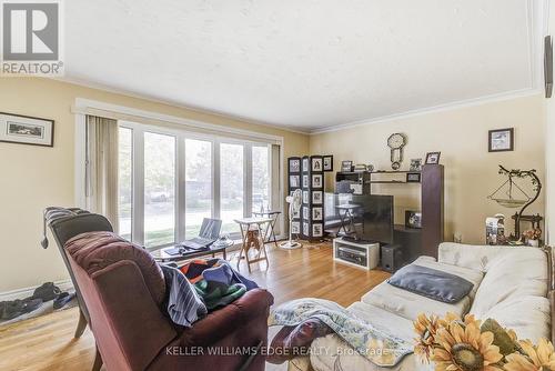 1239 De Quincy Crescent, Burlington, ON - Indoor Photo Showing Living Room