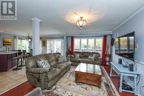 80 Penbridge Circle, Brampton, ON - Indoor Photo Showing Living Room