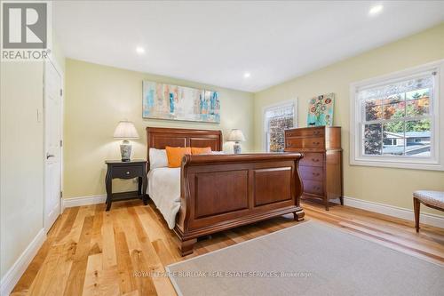 1230 Appleford Lane, Burlington, ON - Indoor Photo Showing Bedroom