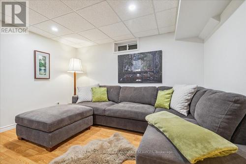 1230 Appleford Lane, Burlington, ON - Indoor Photo Showing Living Room