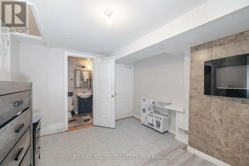 44 Kershaw Street, Brampton, ON - Indoor Photo Showing Other Room