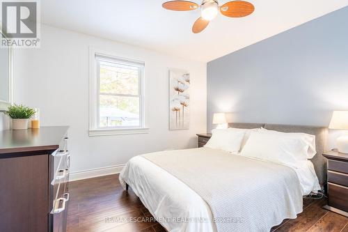 1463 Augustine Drive, Burlington, ON - Indoor Photo Showing Bedroom