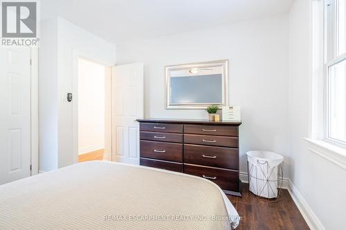 1463 Augustine Drive, Burlington, ON - Indoor Photo Showing Bedroom