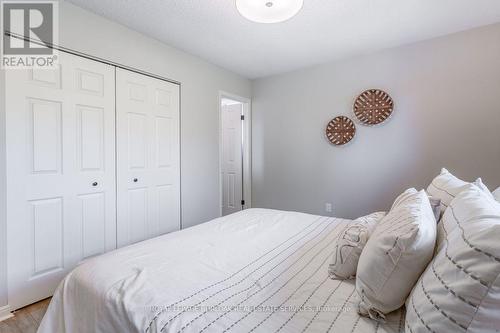 5039 Stenzel Court, Lincoln, ON - Indoor Photo Showing Bedroom