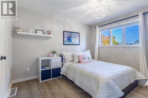 5039 Stenzel Court, Lincoln, ON - Indoor Photo Showing Bedroom