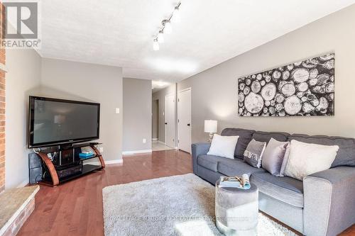 5039 Stenzel Court, Lincoln, ON - Indoor Photo Showing Living Room