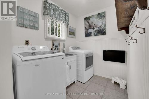 117 Olive Street, Grimsby, ON - Indoor Photo Showing Laundry Room