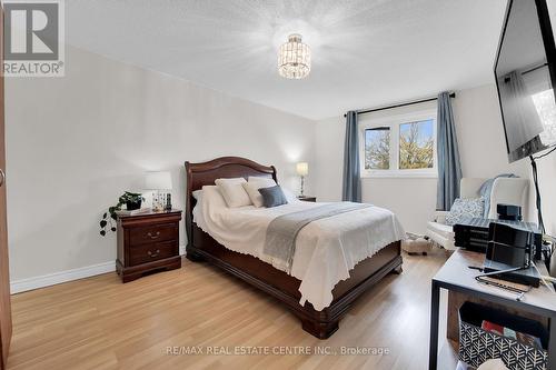 117 Olive Street, Grimsby, ON - Indoor Photo Showing Bedroom