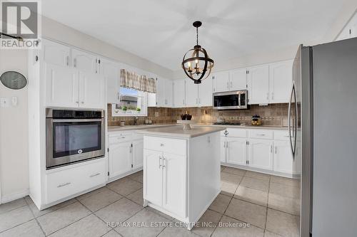 117 Olive Street, Grimsby, ON - Indoor Photo Showing Kitchen