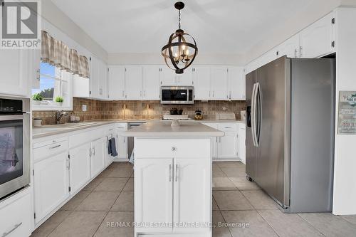 117 Olive Street, Grimsby, ON - Indoor Photo Showing Kitchen