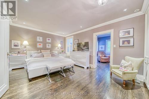 428 Castlefield Avenue, Toronto, ON - Indoor Photo Showing Living Room