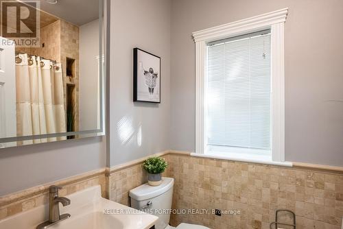 73 Hanna Road, Toronto, ON - Indoor Photo Showing Bathroom