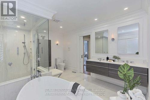 50 Green Meadows Circle, Toronto, ON - Indoor Photo Showing Bathroom