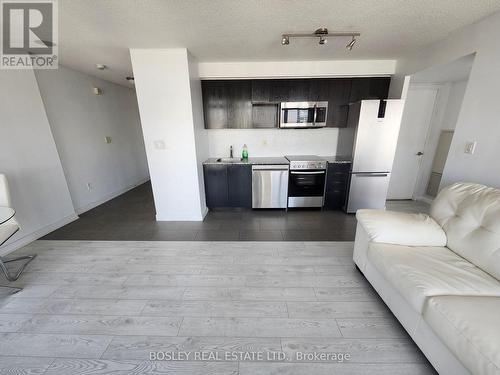 4503 - 15 Fort York Boulevard, Toronto, ON - Indoor Photo Showing Kitchen